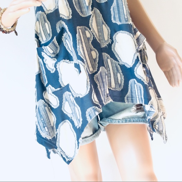 Blue and Cream Sleeveless Tunic Shark Bite Hem - Picture 5 of 6